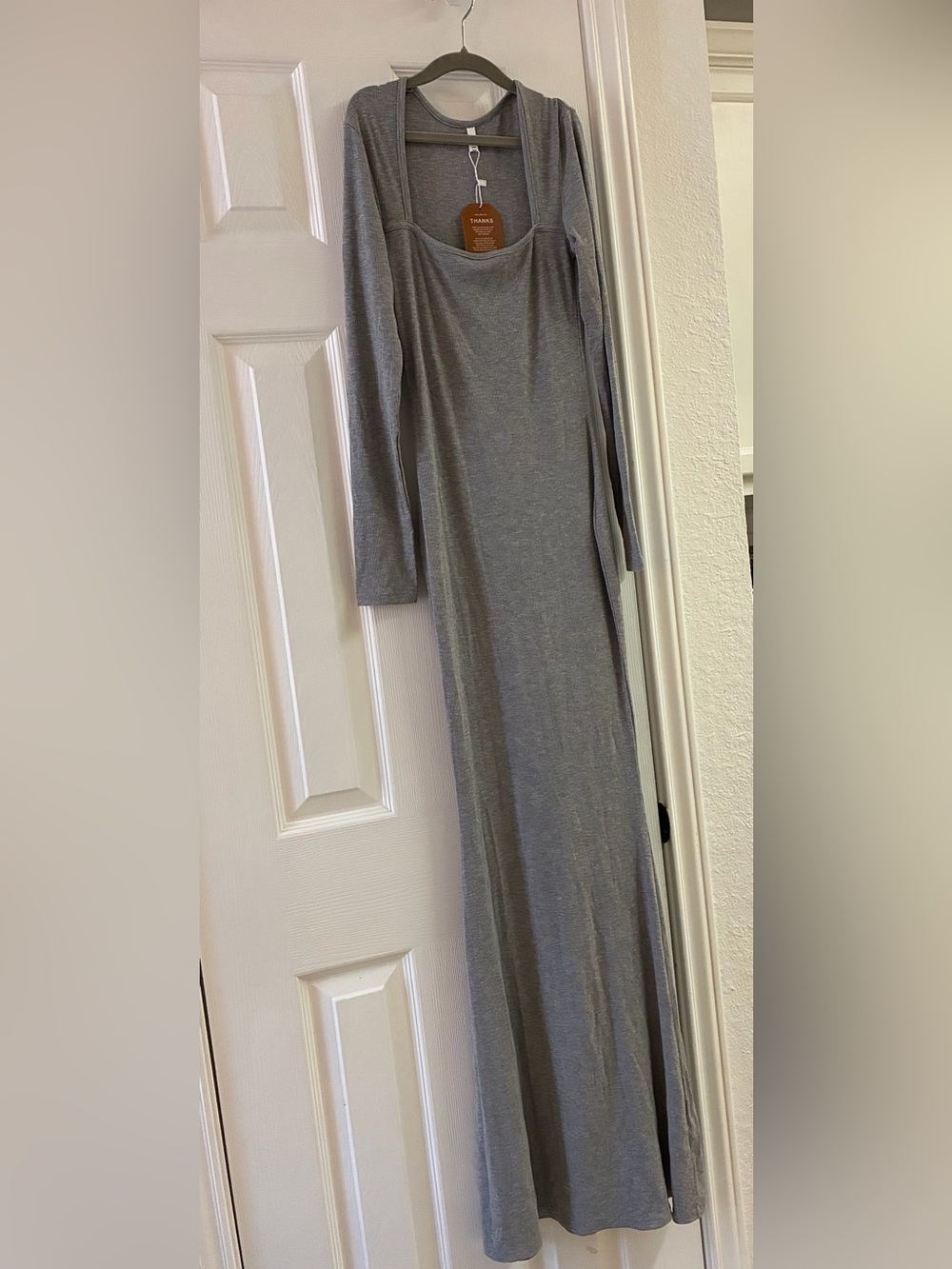 ReoRia Long Sleeve Maxi Dress in Gray